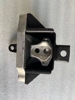 HYUNDAI SONATA LF OE NO. 21830-C1070 21830 C1070用のエンジンマウント