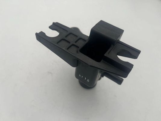 OEM25329-F3300 現代のKIAラジエータポートに適した冷却水管接続器