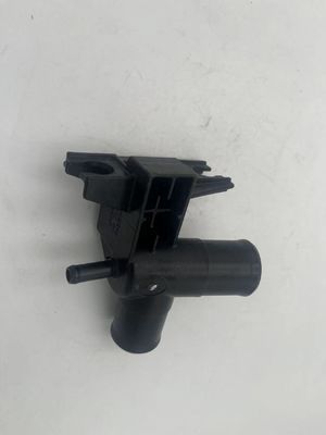 OEM25329-F3300 現代のKIAラジエータポートに適した冷却水管接続器