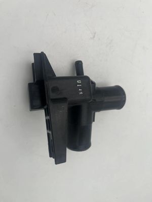 OEM25329-F3300 現代のKIAラジエータポートに適した冷却水管接続器