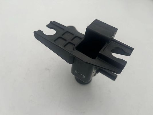 OEM25329-F3300 現代のKIAラジエータポートに適した冷却水管接続器